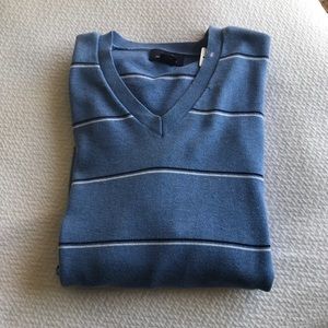 Like new brooks brothers v neck sweater